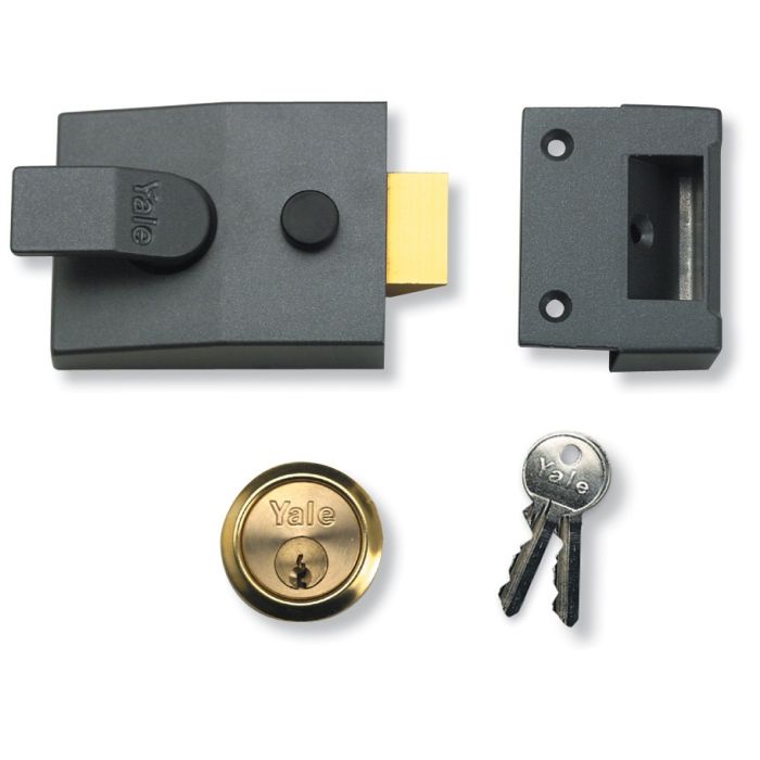 Yale Deadlocking Standard Nightlatch Security Lock 60Mm